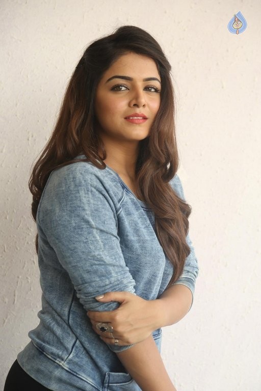 Wamiqa Gabbi New Pics - 17 / 47 photos