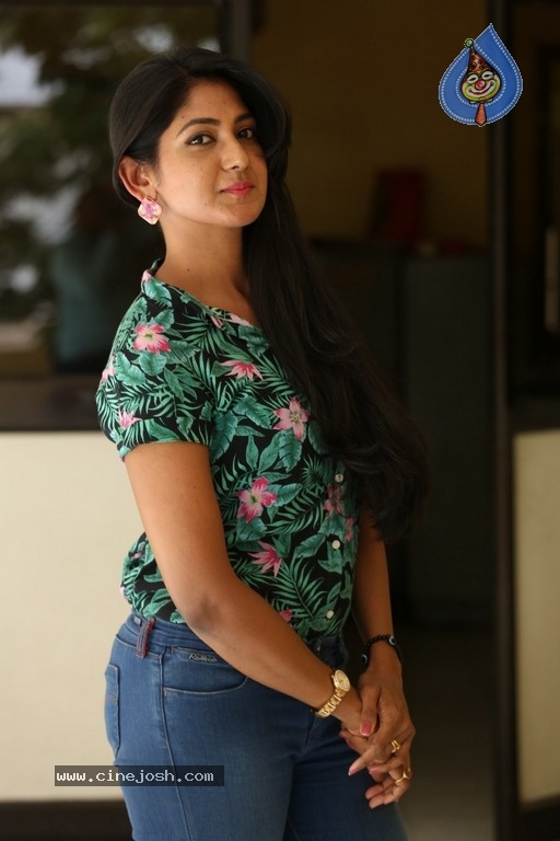 Yagna Shetty Photos - 6 / 21 photos