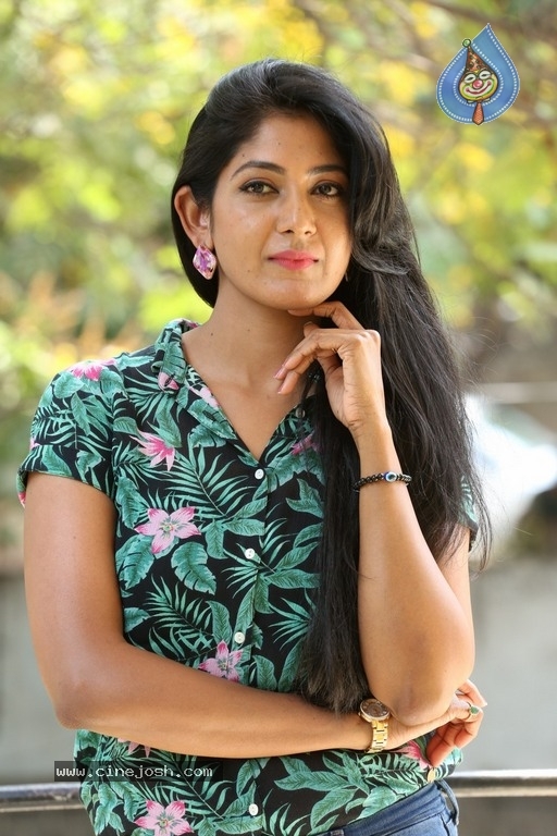 Yagna Shetty Photos - 17 / 21 photos