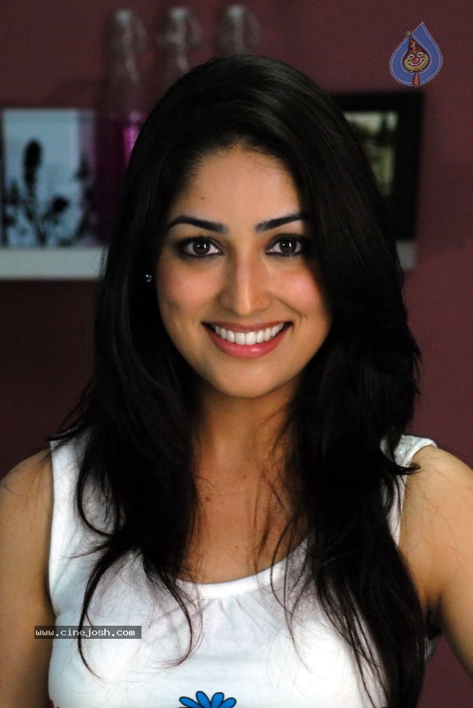 Yami Gautam New Hot Stills - 31 / 40 photos