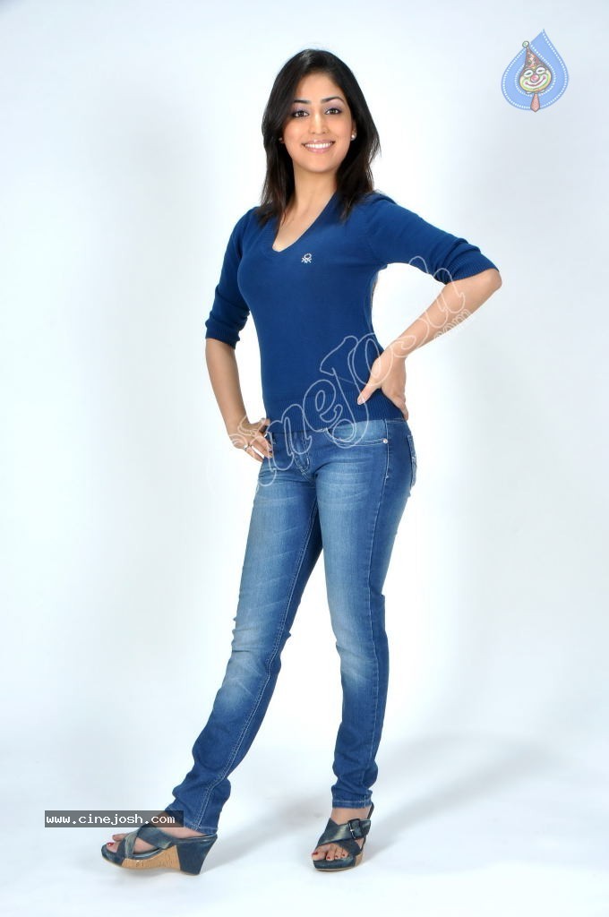 Yami Gautham New Stills - 22 / 57 photos