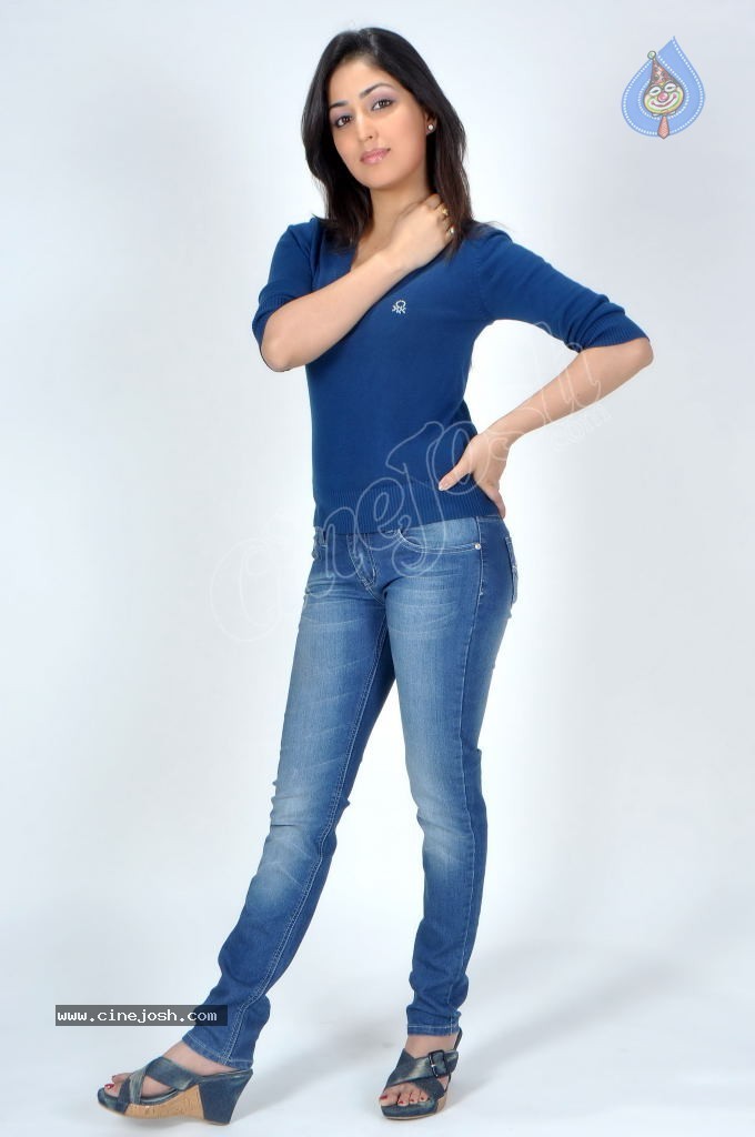 Yami Gautham New Stills - 41 / 57 photos