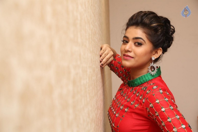 Yamini Bhaskar Latest Photos - 23 / 42 photos