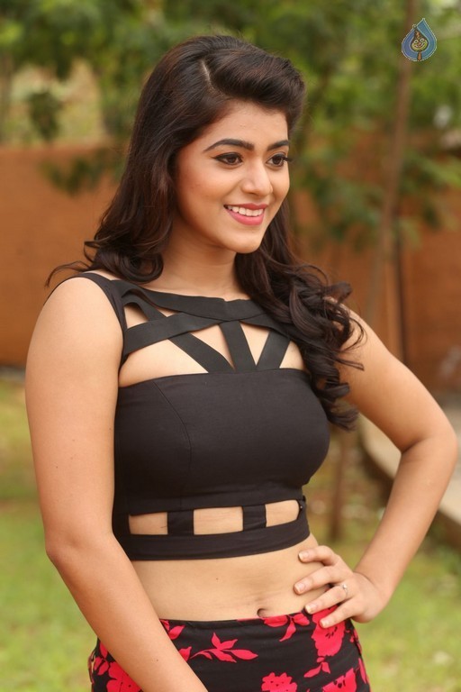 Yamini Bhaskar Latest Pics - 5 / 42 photos