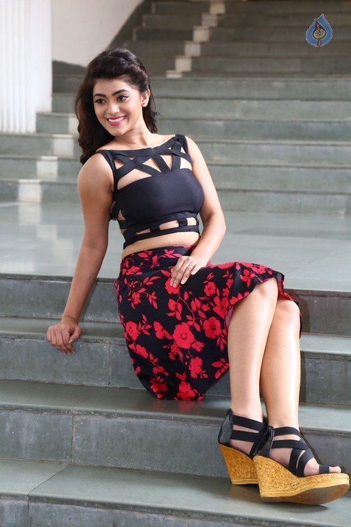 Yamini Bhaskar Latest Pics - 29 / 42 photos