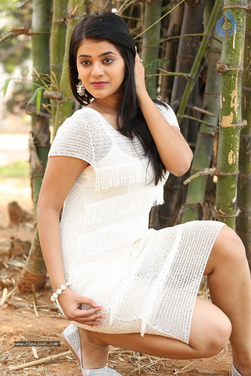 Yamini Bhaskar New Photos - 16 / 82 photos