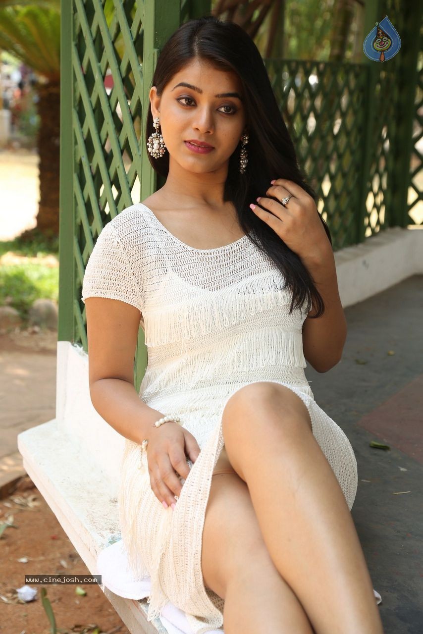 Yamini Bhaskar New Photos - 71 / 82 photos