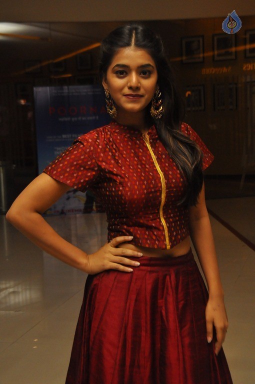 Yamini Bhaskar New Photos - 19 / 27 photos