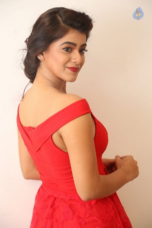Yamini Bhaskar New Pics - 2 / 39 photos
