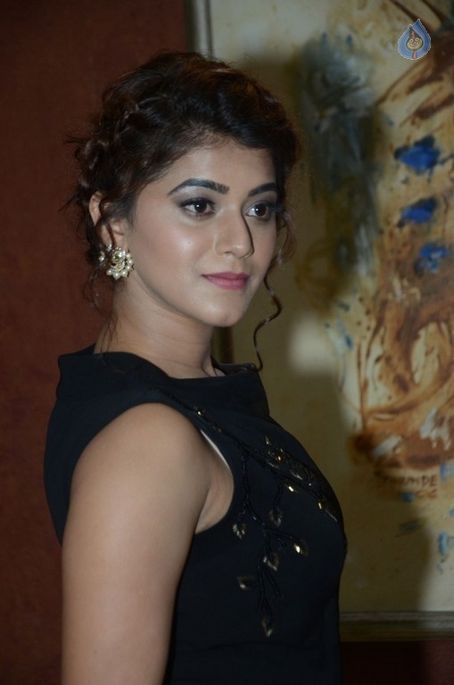 Yamini Bhaskar Stills - 5 / 31 photos