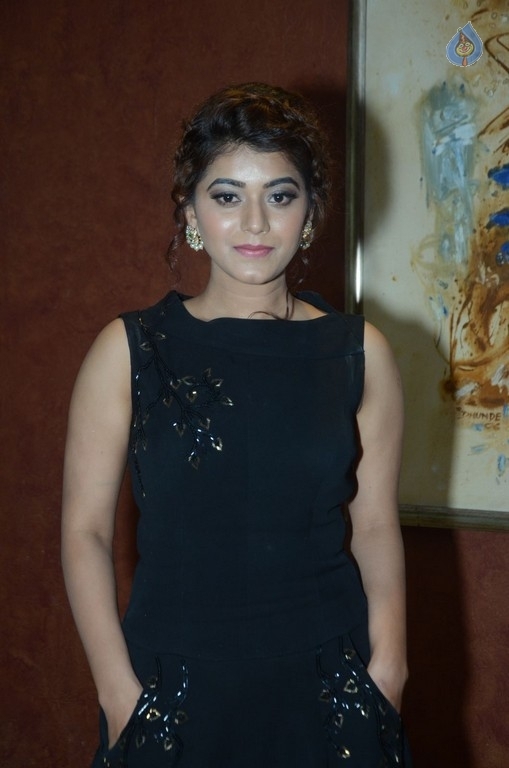Yamini Bhaskar Stills - 19 / 31 photos