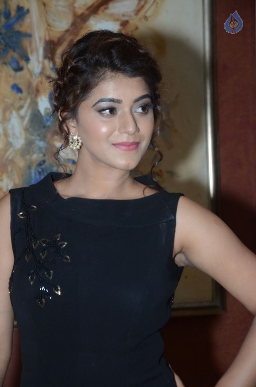 Yamini Bhaskar Stills - 26 / 31 photos