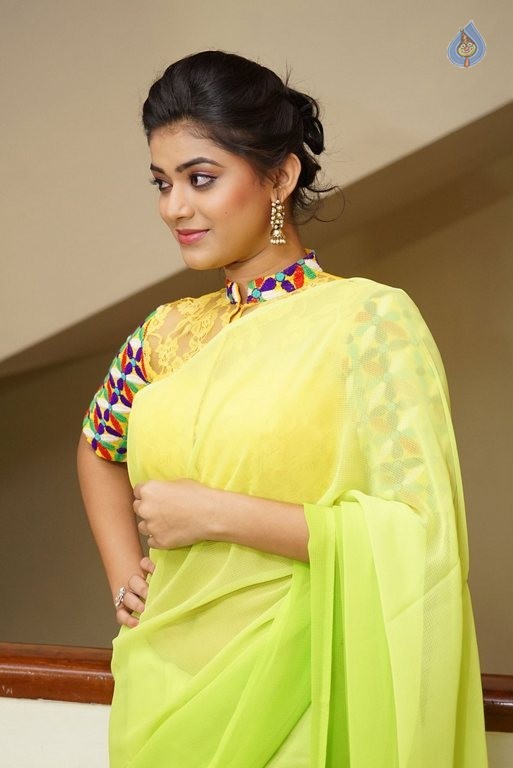 Yamini Latest Photos - 41 / 42 photos
