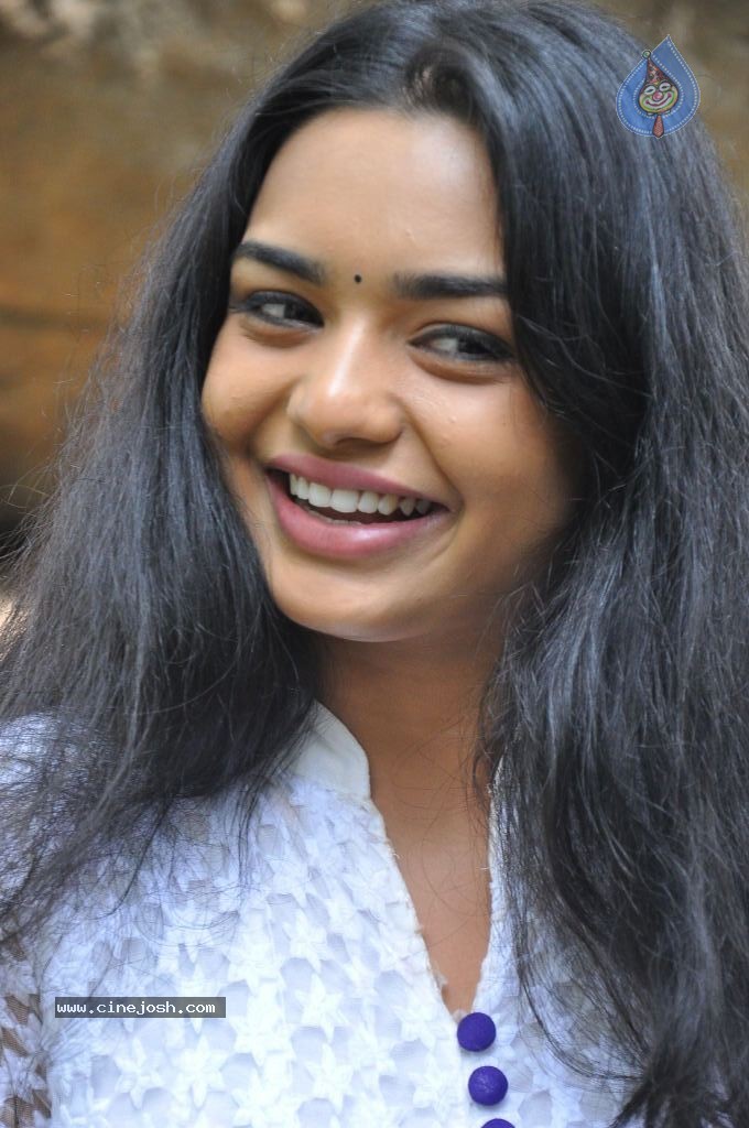 Yamini New Stills - 19 / 50 photos