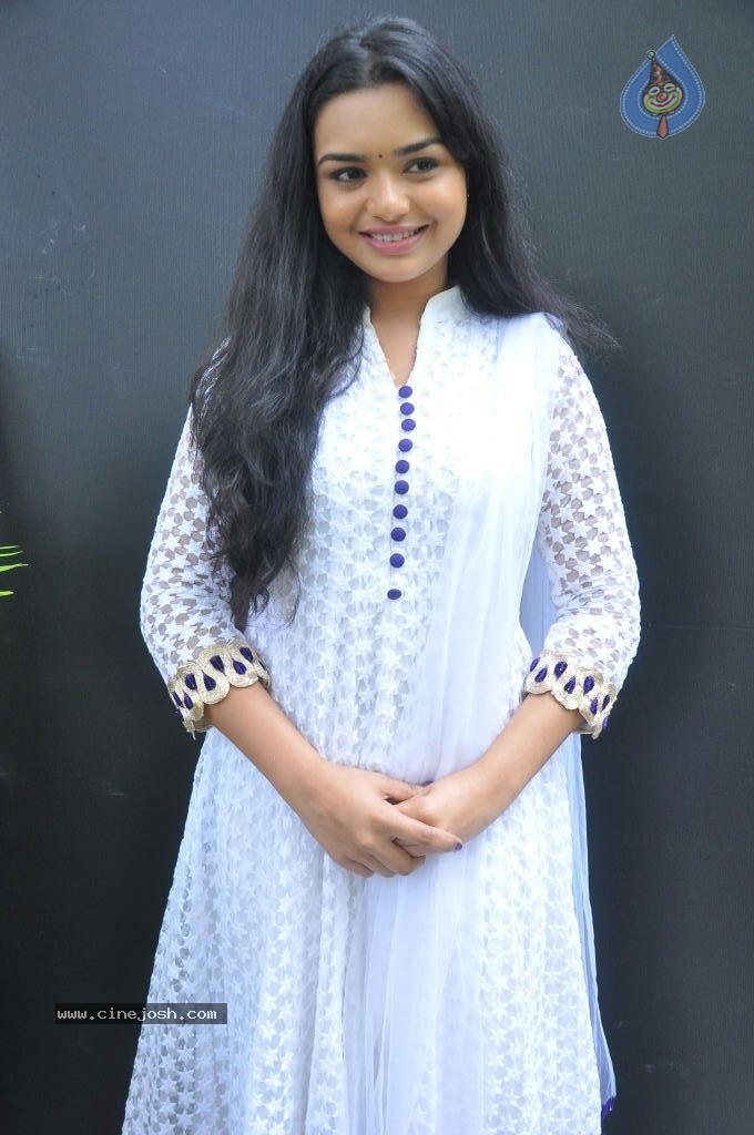 Yamini New Stills - 27 / 50 photos