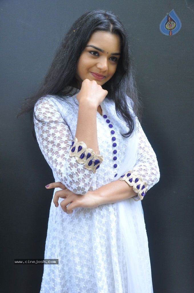 Yamini New Stills - 29 / 50 photos