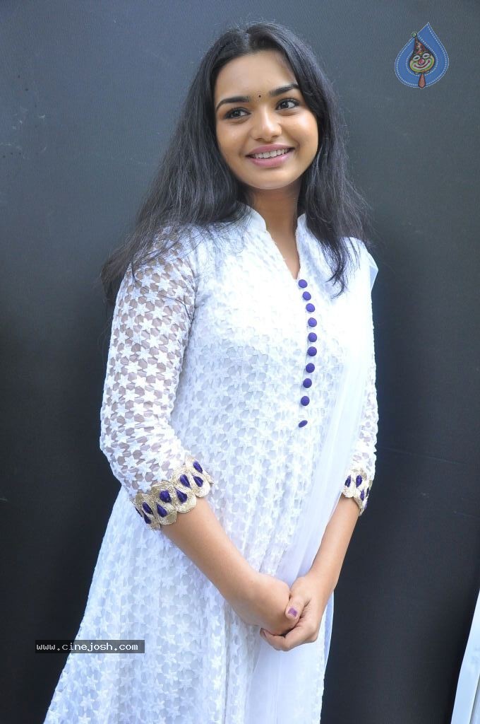 Yamini New Stills - 44 / 50 photos