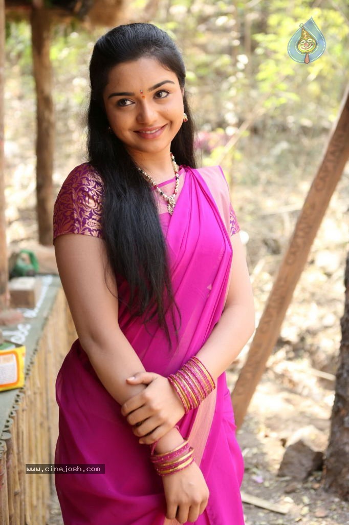 Yamini New Stills - 10 / 84 photos