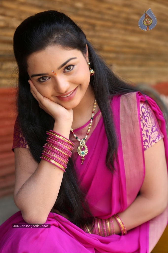 Yamini New Stills - 18 / 84 photos