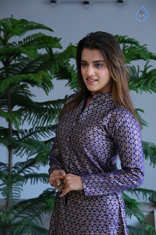 Yasmin Pathan New Photos - 13 / 33 photos