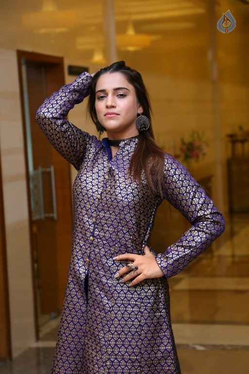 Yasmin Pathan New Photos - 21 / 33 photos