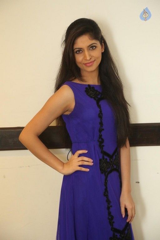 Zahida Sam Images - 24 / 38 photos