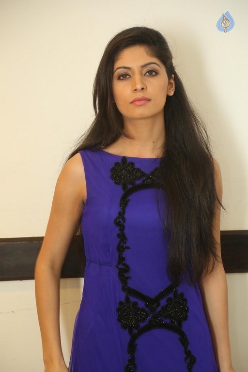 Zahida Sam Images - 25 / 38 photos