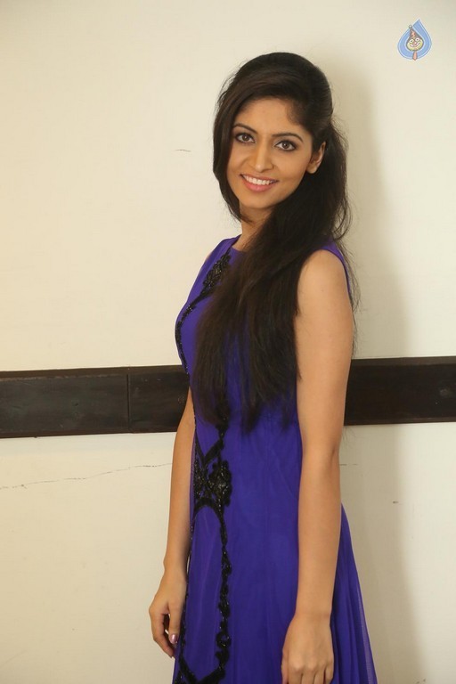 Zahida Sam Images - 28 / 38 photos