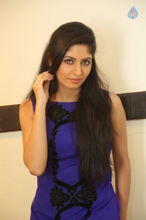 Zahida Sam Images - 37 / 38 photos