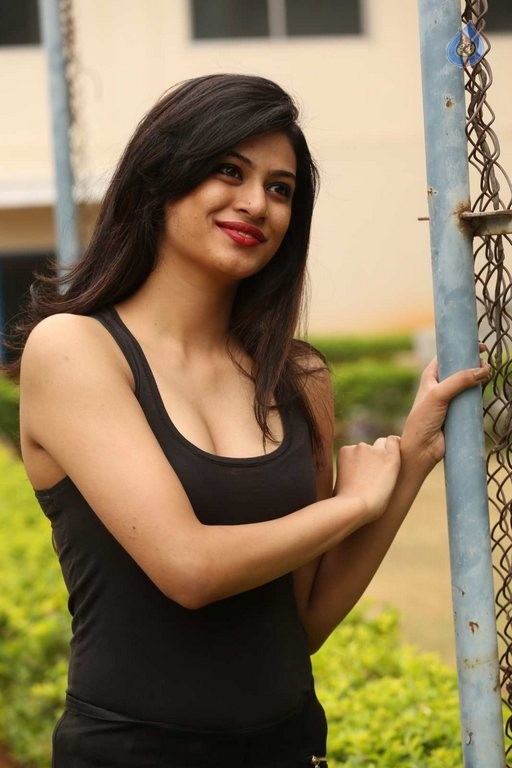 Zara Photos - 5 / 49 photos