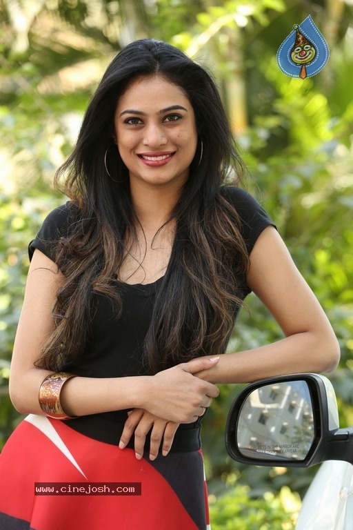 Zara Shah Latest Photos - 10 / 17 photos