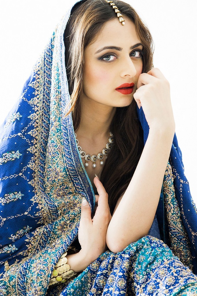 Zoya Afroz New Stills - 11 / 25 photos