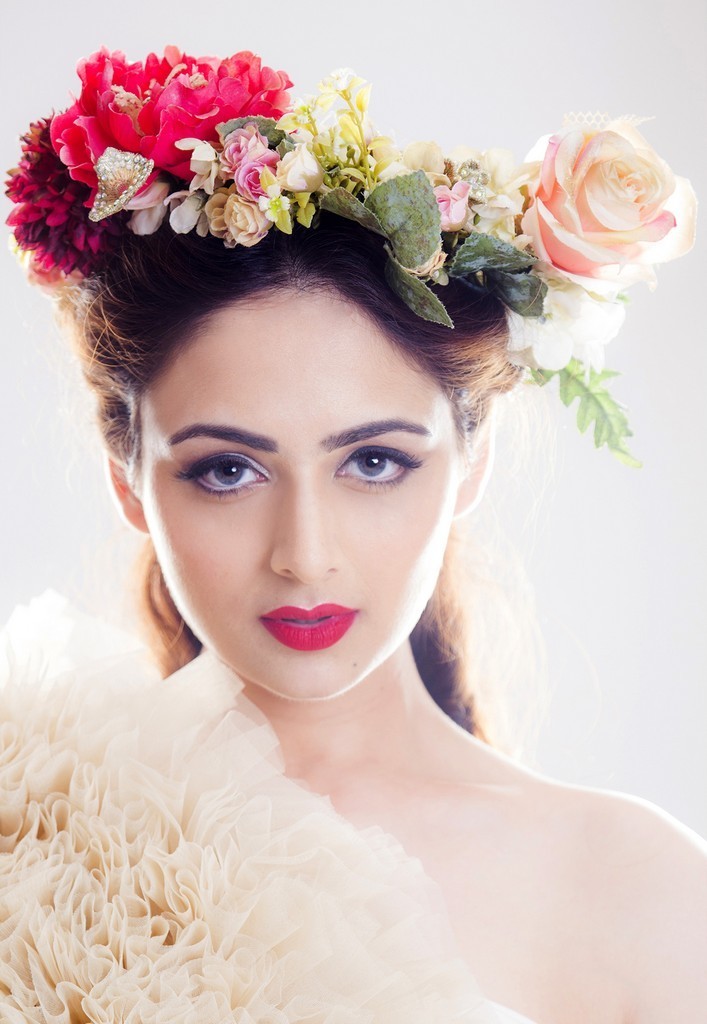 Zoya Afroz New Stills - 16 / 25 photos
