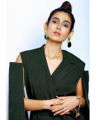 Aakanksha Singh Photos - 4 of 18