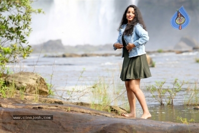 Actress Malavika Menon Photos - 5 of 15