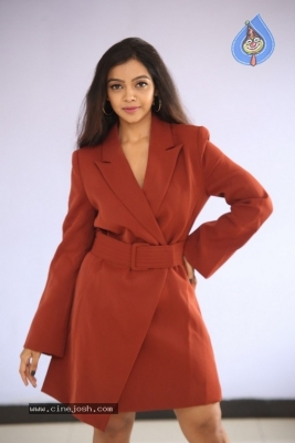 Actress Nithya Shetty Pictures - 11 of 38