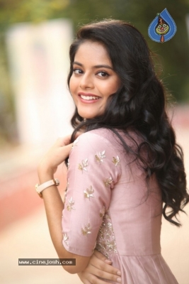 Actress Riddhi Kumar Pics - 14 of 21