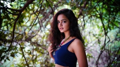 Actress Shanvi Srivatsava Pictures - 6 of 8