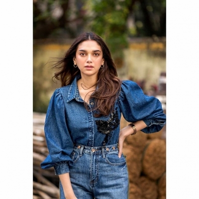 Aditi Rao Hydari Photos - 17 of 17