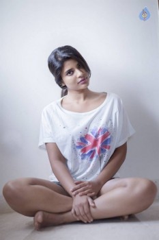 Aishwarya Rajesh New Photos - 1 of 18