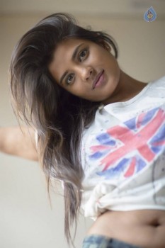 Aishwarya Rajesh New Photos - 3 of 18