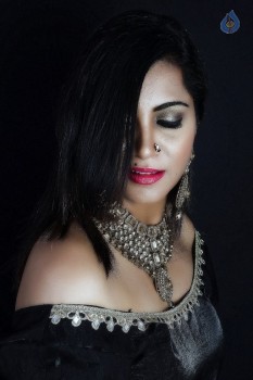 Arshi Khan New Photos - 10 of 14