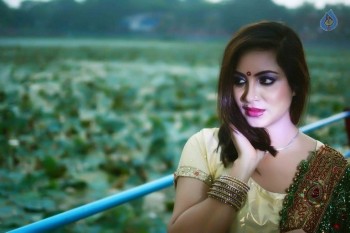 Arshi Khan New Photos - 9 of 21