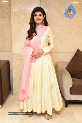 Ashima Narwal Photos - 14 of 17