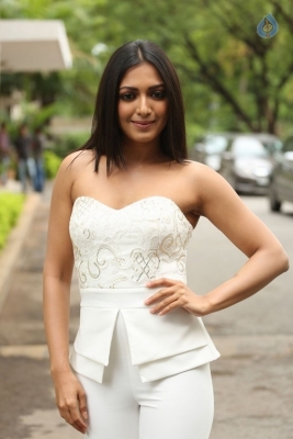 Catherine Tresa Latest Pics - 9 of 15