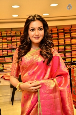 Catherine Tresa New Pics - 13 of 26