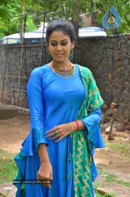 Chandini Tamilarasan Photos - 14 of 15