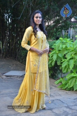 Chandini Tamilarasan Photos - 1 of 16