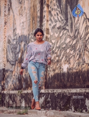 Delna Davis Latest Photos - 2 of 11