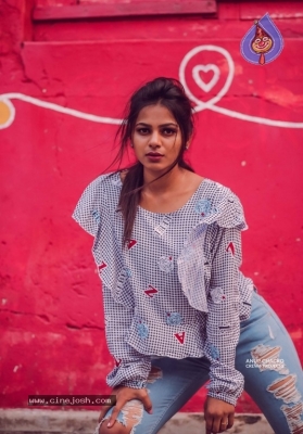 Delna Davis Latest Photos - 3 of 11